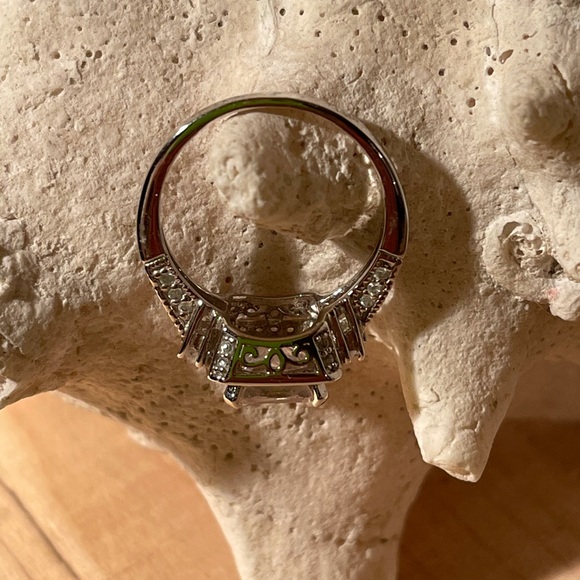 Diamonelle ring - Picture 4 of 9